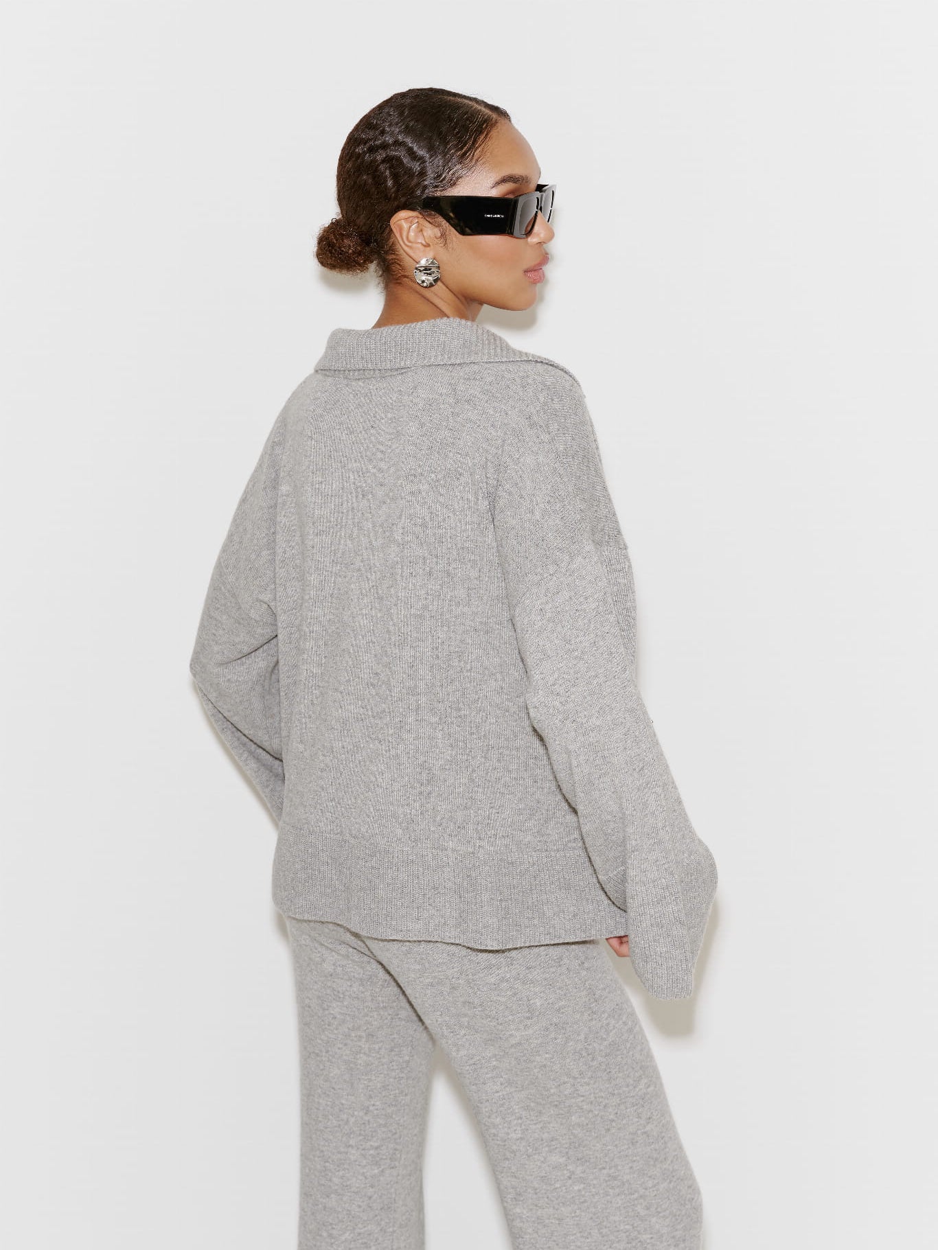 CELINE pilkas kostiumas