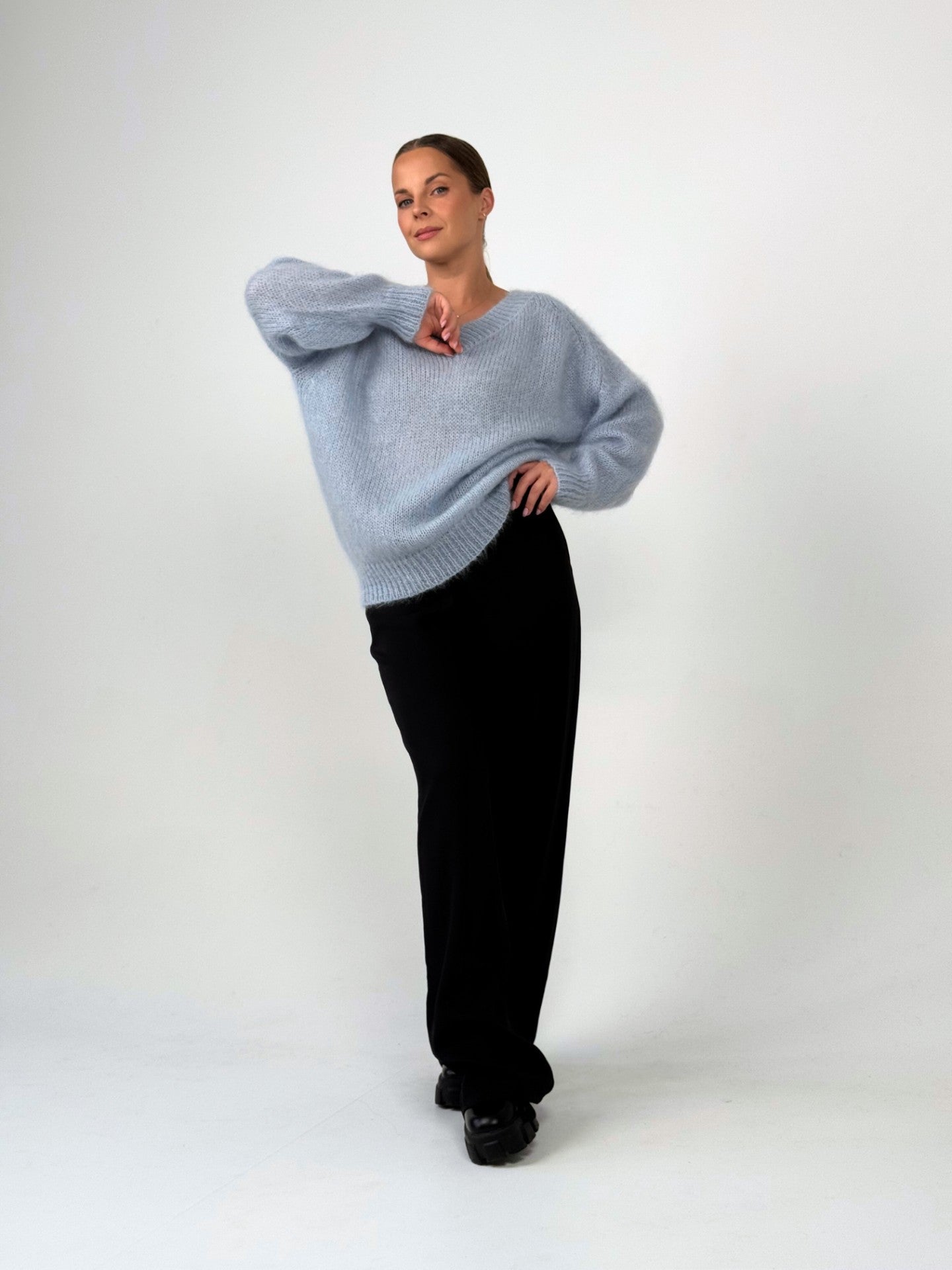 JULIETTE melsvas megztinis