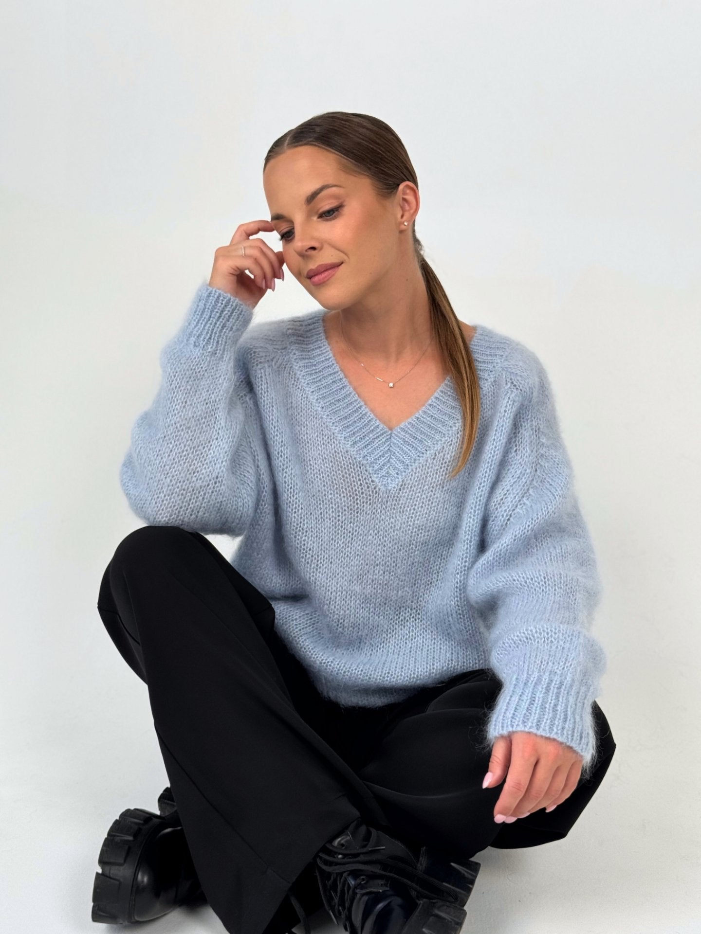 JULIETTE melsvas megztinis