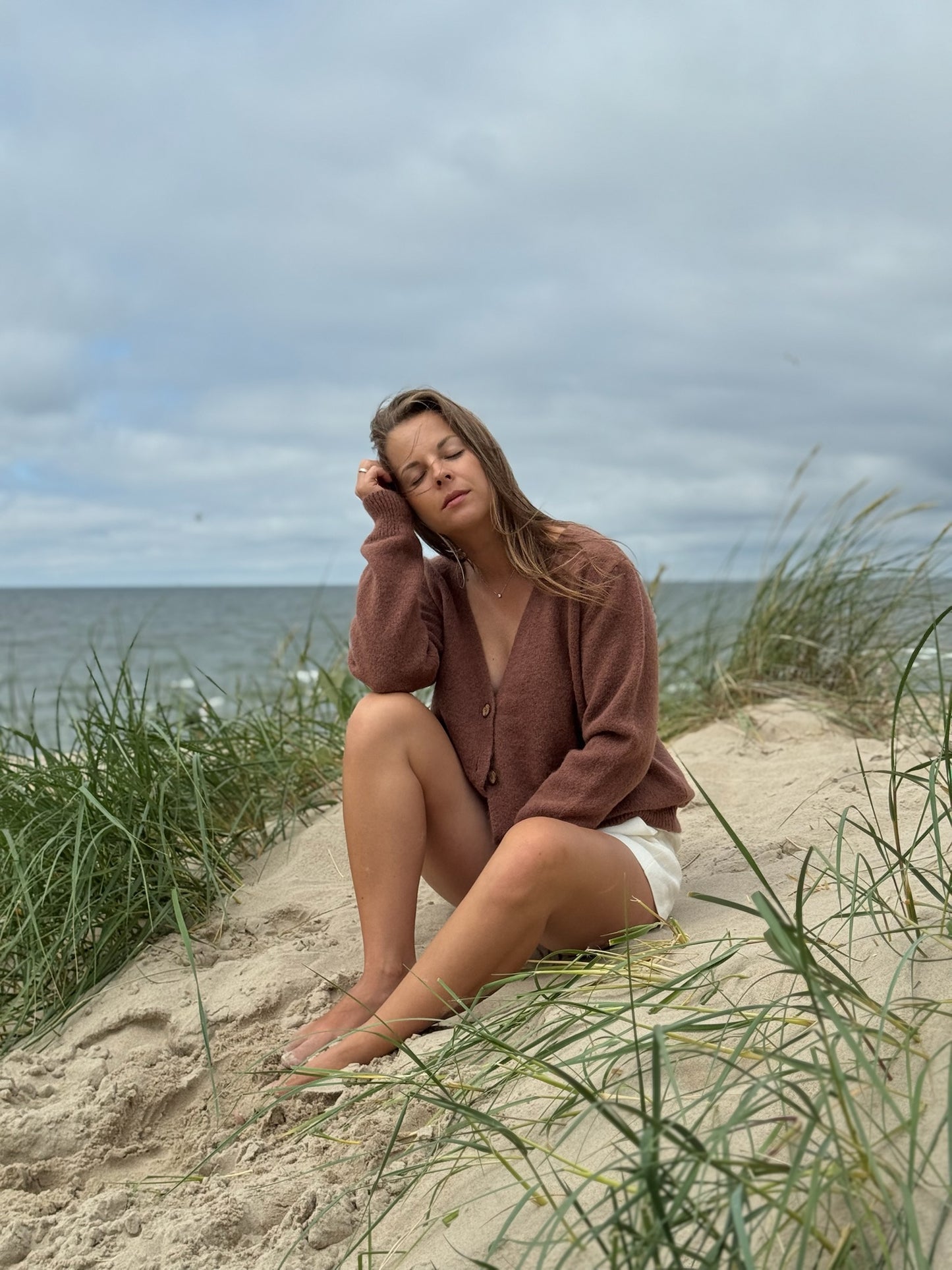 CAMILLE rudas megztinis