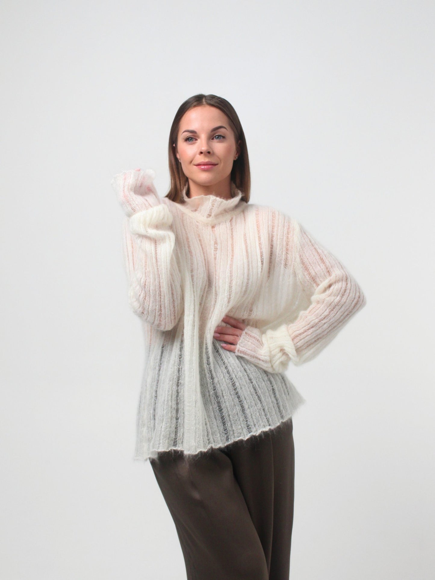 MODERNITÉ baltas megztinis