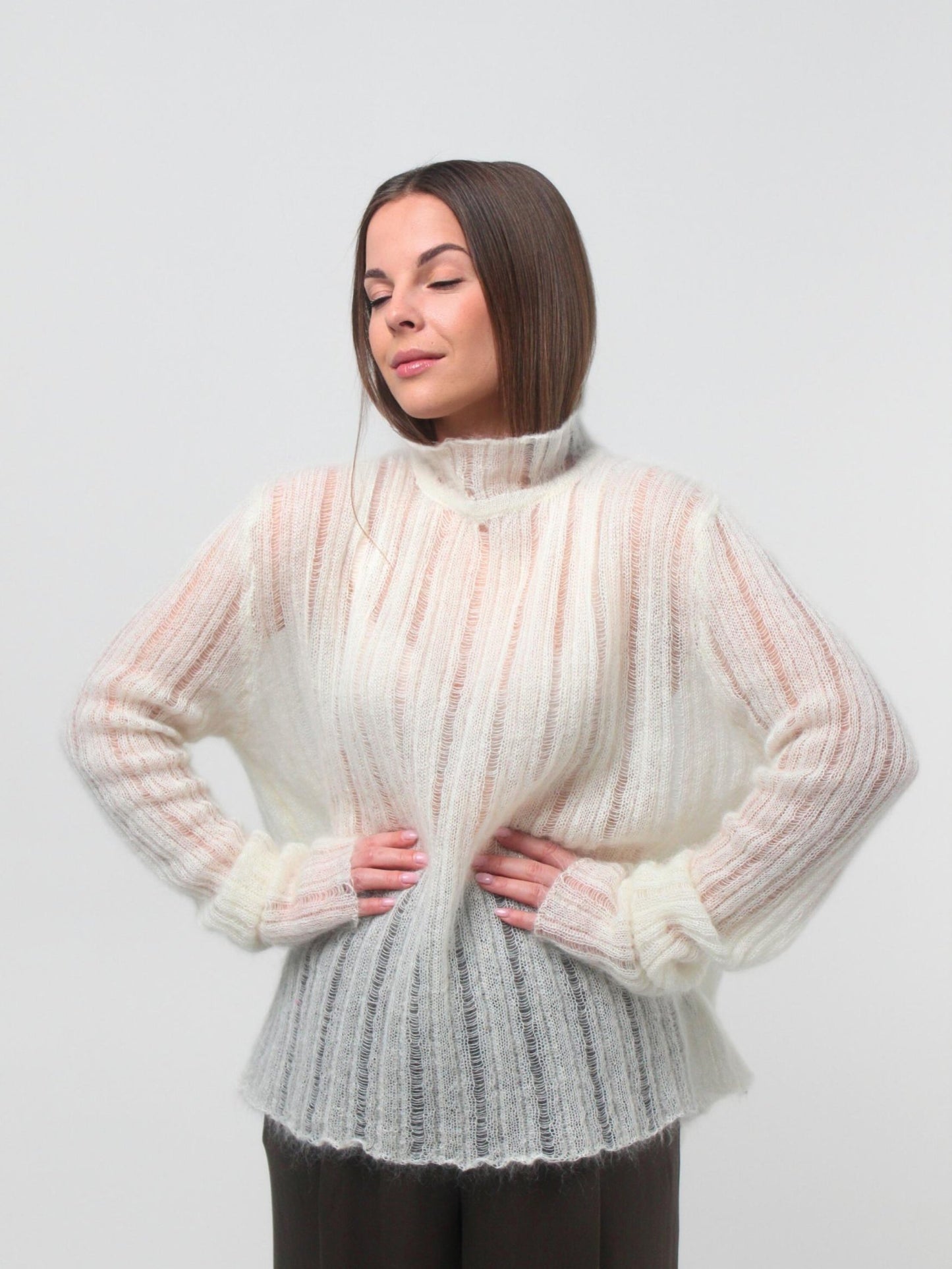 MODERNITÉ baltas megztinis