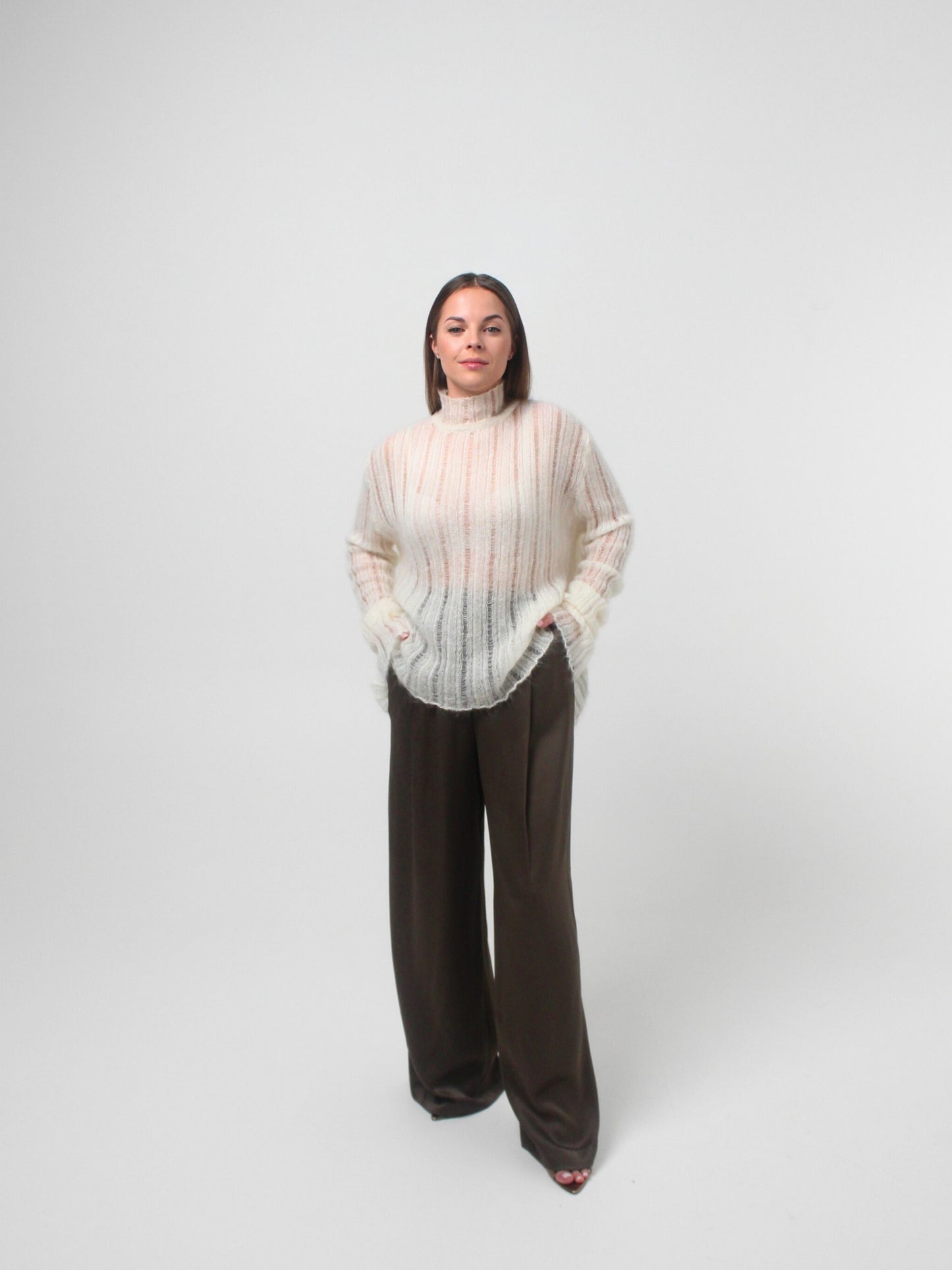 MODERNITÉ baltas megztinis