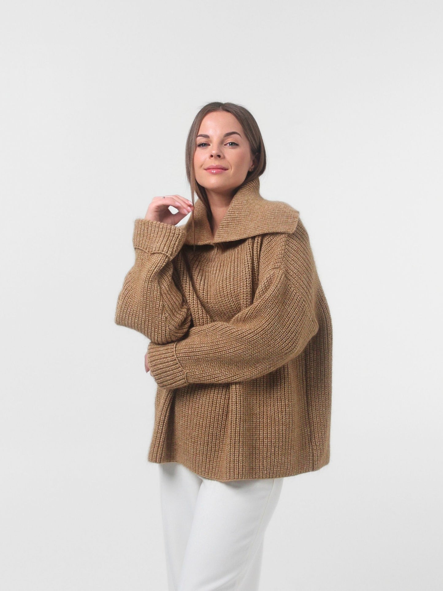 MADRID rusvas megztinis