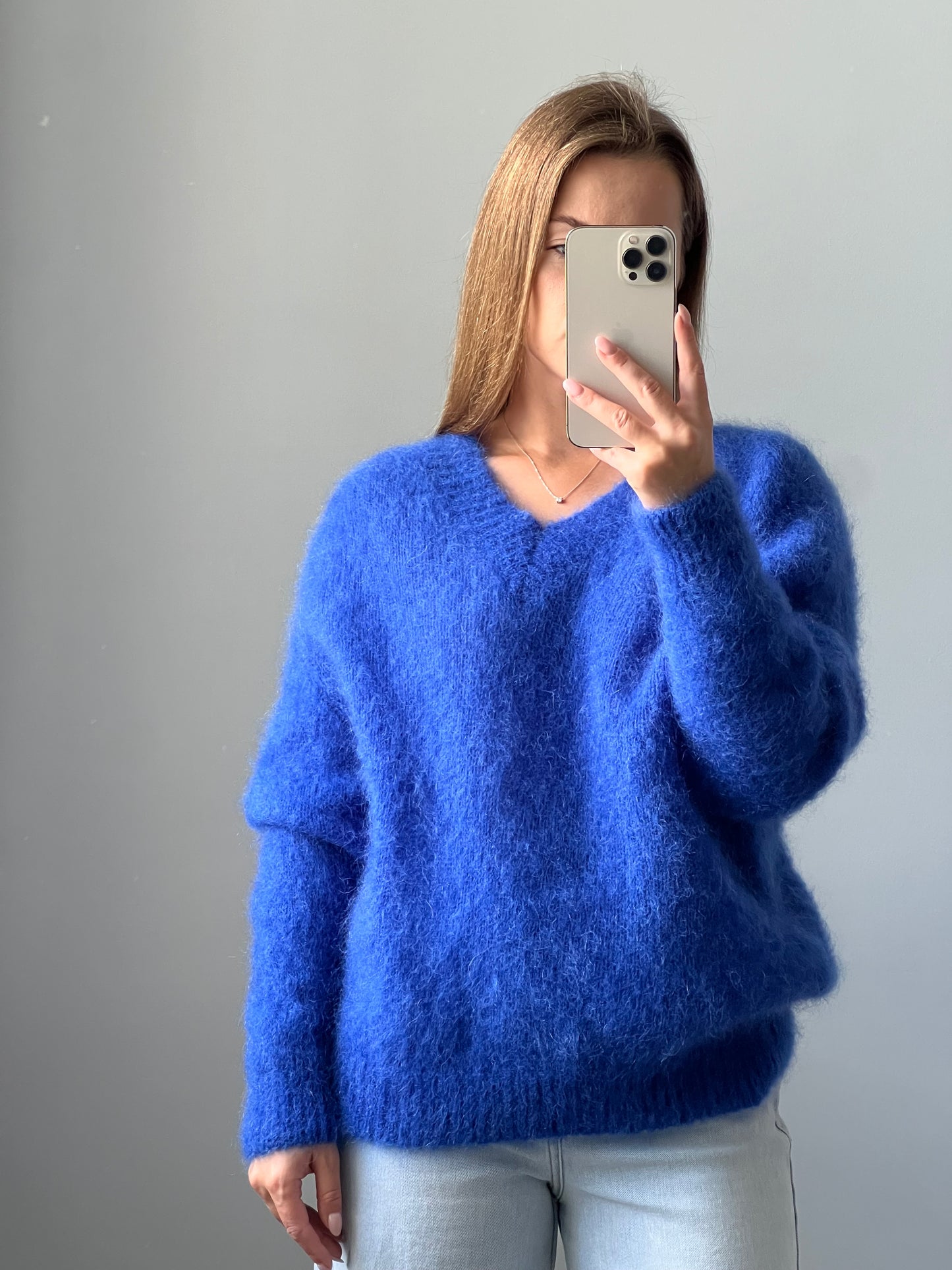 GABRIELLE mėlynas megztinis