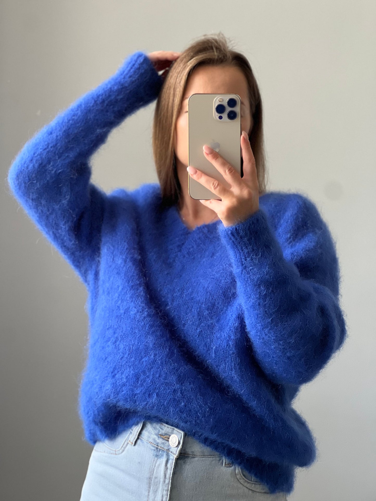 GABRIELLE mėlynas megztinis